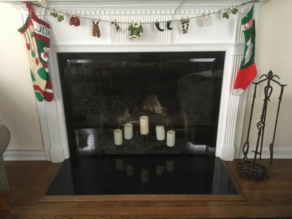 How to Decorate a Fireplace for the Holidays